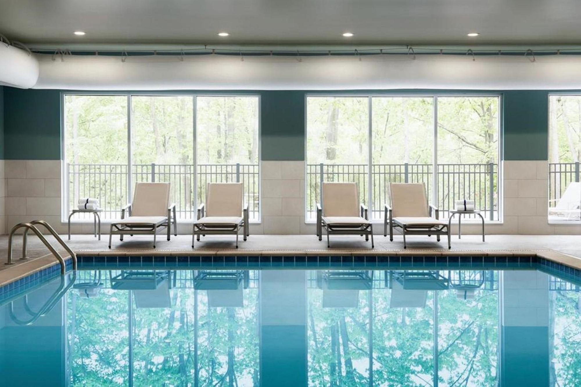Holiday Inn Express & Suites Chicago - Oak Forest By Ihg Eksteriør billede
